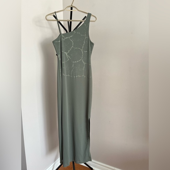 Women’s Asymmetrical Strap  One Shoulder Green Maxi Dress - Picture 1 of 11